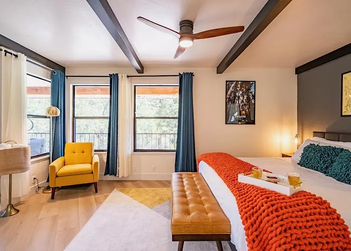 Secluded Mtn Top Family Haven W/Views Spa & Arcade