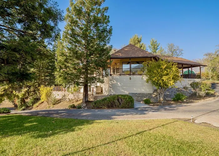 Secluded Mtn Top Family Haven W/Views Spa & Arcade